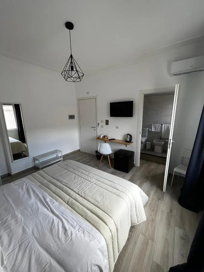 Dimora Sicula Guest House Aeroporto di Catania Fontana Rossa Alloggio in famiglia