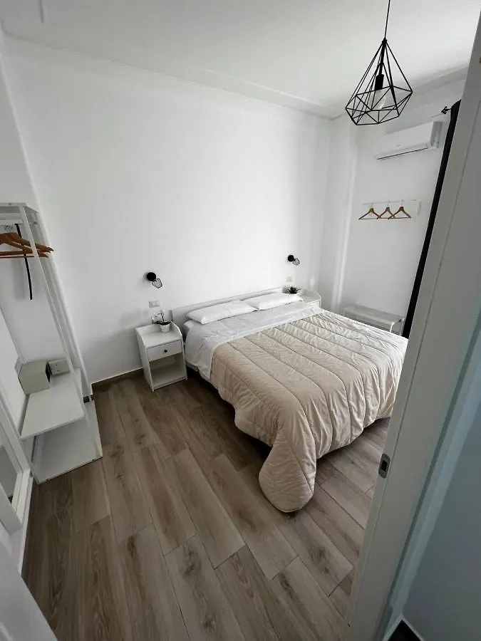 Alloggio in famiglia Dimora Sicula Guest House Aeroporto di Catania Fontana Rossa Italia